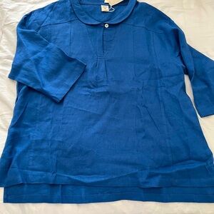 New. Never worn. Lintico Linen Peter Pan collared XL top.